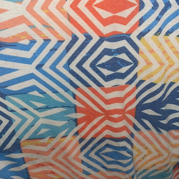 Lularoe Classic T top size small - Picture 4 of 4